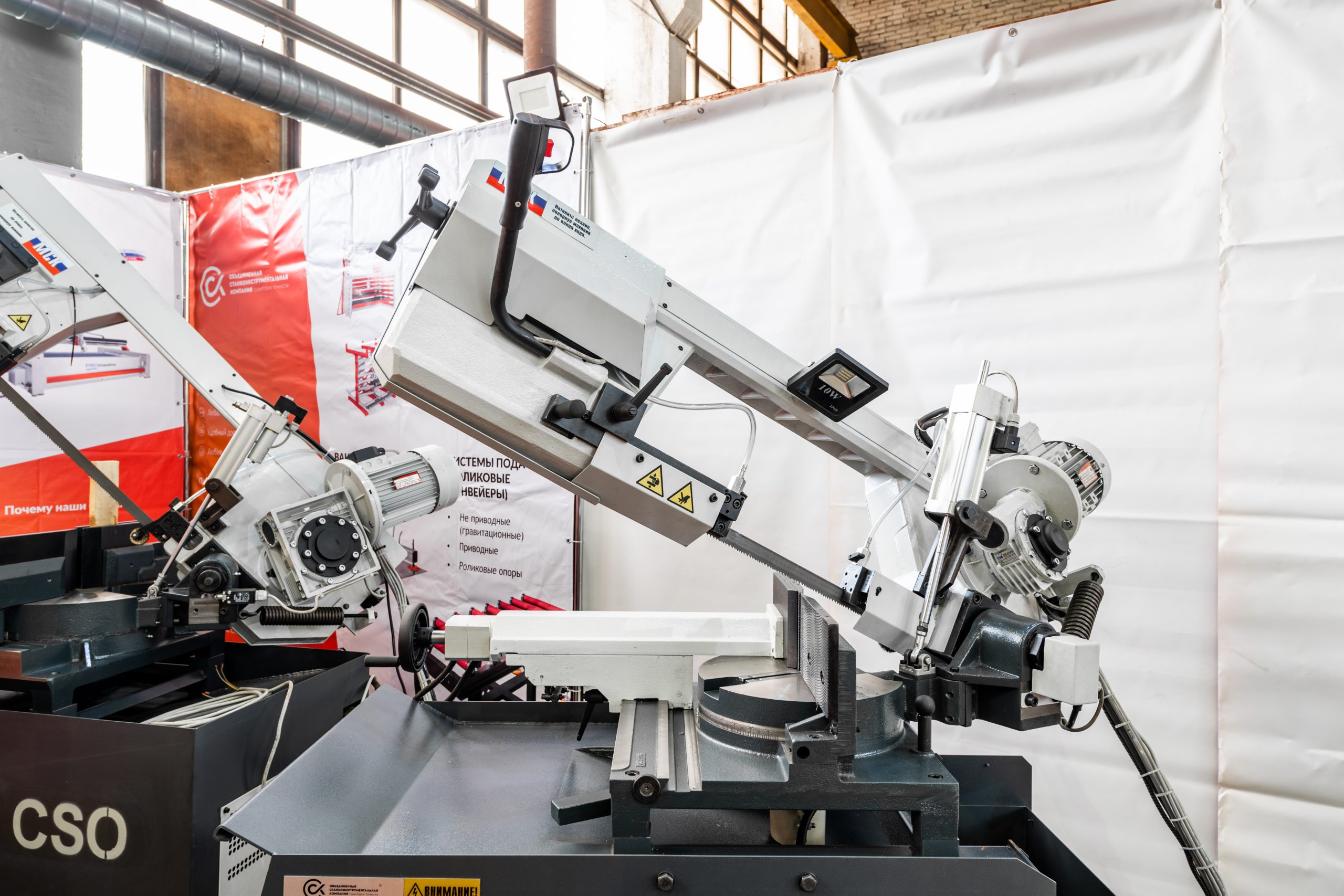 Консольный автоматический ленточнопильный станок NEO-260AV CNC (L)