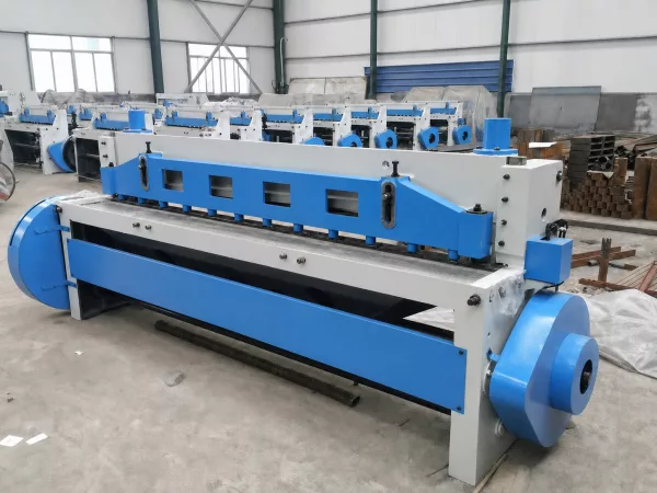 Механические гильотинные ножницы Q11-3×1300 с маховиком